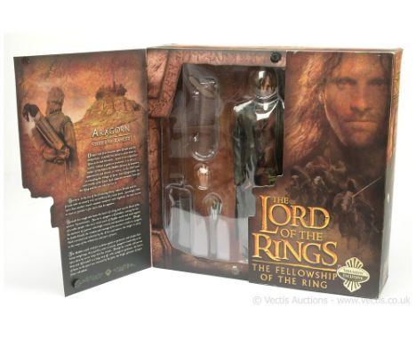 Sideshow Collectibles The Lord of the Rings The Fellowship of the Ring Aragorn as Strider The Ranger 1:6 scale collectible fi