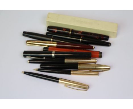 Assorted vintage fountain pens to include Conway Stewart 27 lever 14ct gold nib fountain pen, Parker 61 Sheaffer Italic nib f