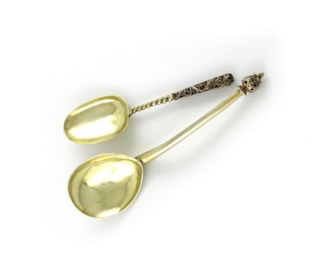 A late 17th / early 18th century German silver-gilt spoon, possibly by the Waremburger Family, Augsburg circa 1700, oval bowl