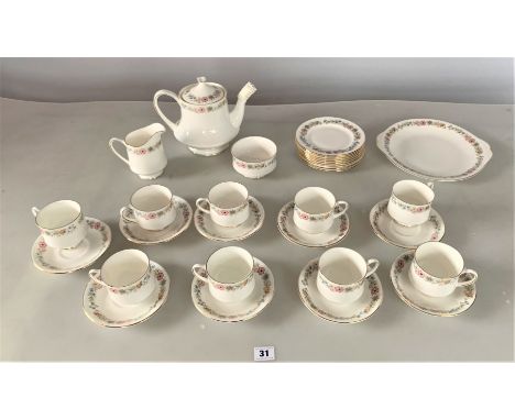 31 piece Royal Albert 'Belinda' tea set comprising 9 cups, 9 saucers, 9 plates, sandwich plate, teapot, milk jug and sugar bo