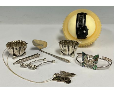 Silver &amp; Jewellery - a pair of George V silver pumpkin mustards, Birmingham 1918; a George VI silver baby's pusher, Birmi