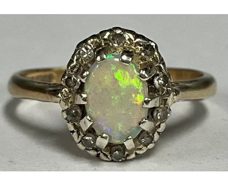 A 9ct gold opal ring 