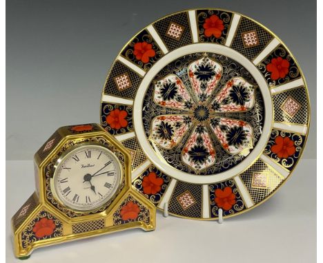 A Royal Crown Derby 1128 old Imari mantel clock, Hanhart dial, 10cm x 13cm;  a 21.7cm diameter plate, printed marks (2)