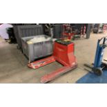 Linde T16 Roll Pallet Truck