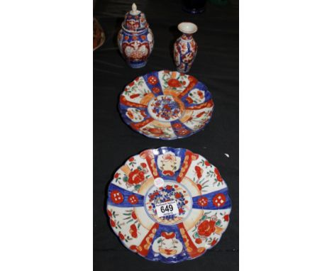 Four early 20th century Japanese Imari ceramic items