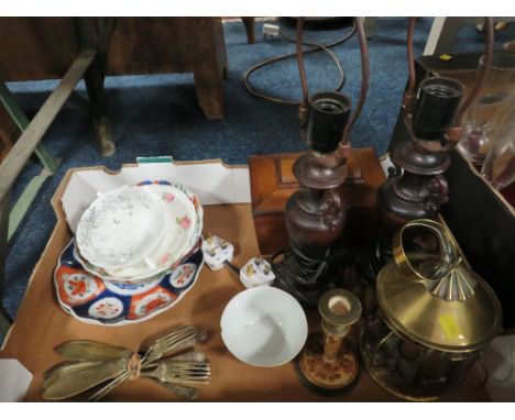A TRAY OF SUNDRIES TO INCLUDE A FRUIT WOOD TWO SECTION TEA CADDY 