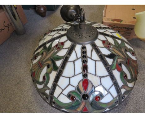 A TIFFANY STYLE LAMP SHADE TOGETHER WITH A CEILING LIGHT FITTING 