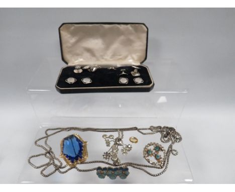 VINTAGE COSTUME JEWELLERY TO INCLUDE MUFF CHAIN, CUFFLINK SET ETC