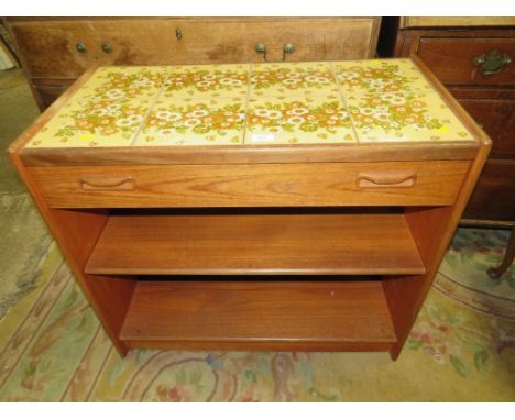 A MID CENTURY G-PLAN TEAK TILE TOP TABLE UNIT W-85 CM