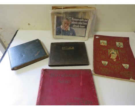 A SMALL TRAY OF PHOTOGRAPH ALBUMS ETC TO  INCLUDE MANY VINTAGE DUTCH PHOTOGRAPHS FROM THE 1930'S 