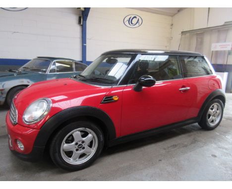 Make &amp; Model: Mini CooperDate of Reg: AU60 HYMColour: Redcc: 1598MoT: 08-01-2022Fuel Type: PETROLMileage: 87kTransmission
