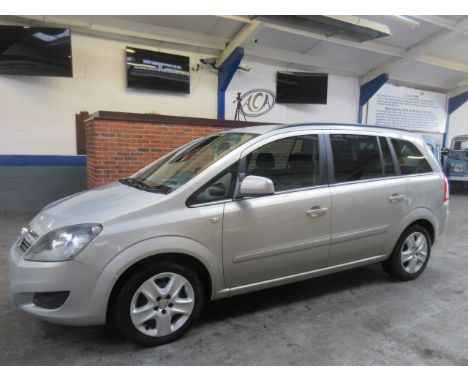 Make &amp; Model: Vauxhall Zafira ExclusivDate of Reg: DL60 UFZColour: Silvercc: 1796MoT: 27-11-2021Fuel Type: PETROLMileage: