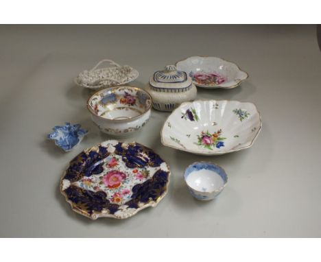 A collection of predominantly 19th century British porcelain, to include assorted cream jugs, New Hall and others, a pearlwar