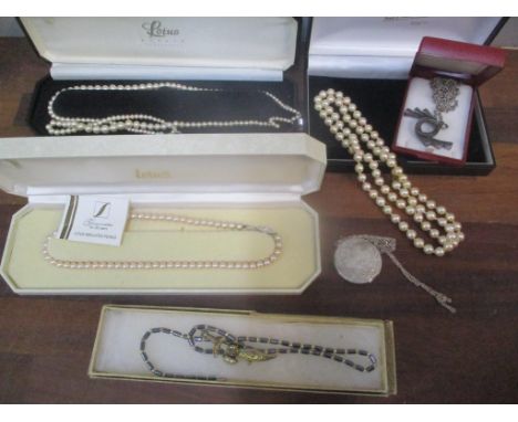 Mixed costume jewellery to include a silver locket, together with a pearl necklace with a 14ct gold clasp 