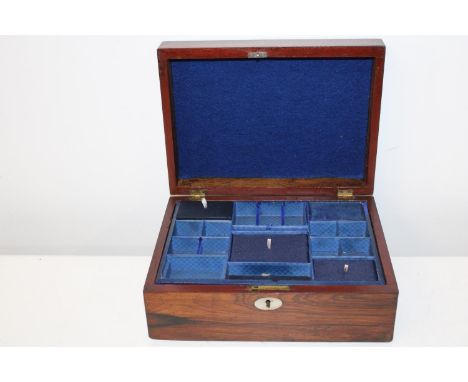A nice quality vintage box with tray insert 28cm x 20cm x 10cm 