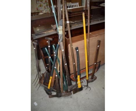 A selection of vintage and later garden tools etc