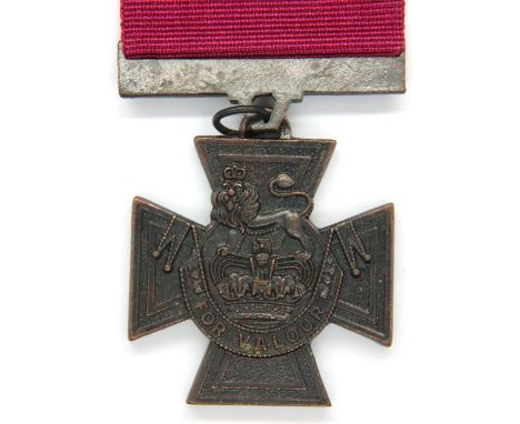 Copy Victoria cross medal. P&amp;P Group 1 (£14+VAT for the first lot and £1+VAT for subsequent lots) 