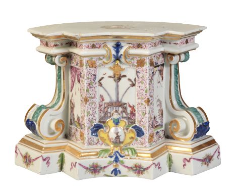 AN EARLY MEISSEN CHINOISERIE ARCHITECTURAL STAND circa 1728-30, the centre painted by J.G. Herold, of shaped concave section,