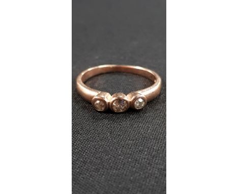 ANTIQUE 9CT GOLD 3 STONE RING