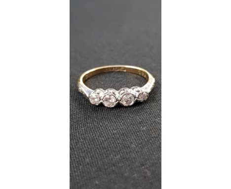 18 CARAT GOLD &amp; PLATINUM SET 4 STONE DIAMOND RING WITH CIRCA 0.40 CARAT OF DIAMONDS