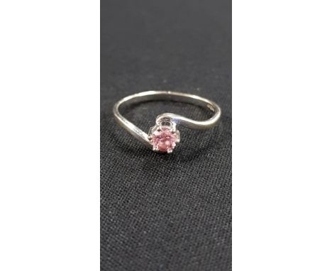 WHITE GOLD AND PINK STONE RING