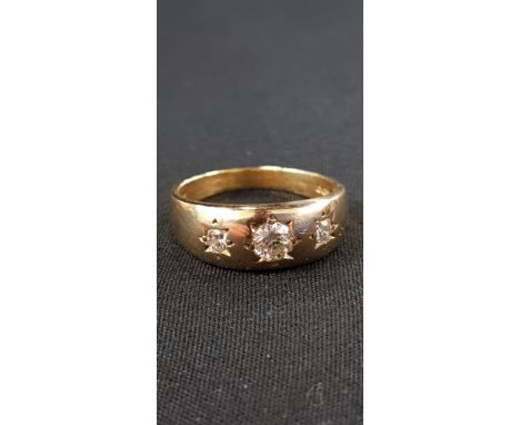 18 CARAT GOLD 3 STONE DIAMOND GENTS RING WITH CIRCA 0.75 CARAT OF DIAMONDS (GOOD QUALITY DIAMONDS)