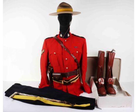 Royal Canadian Mounted Police (RCMP) full uniform, consisting of red tunic (Seldon m. Kasman Ltd, 1987, size P-3 chest 114cm)