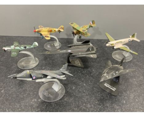 7 x model aeroplanes including corgi