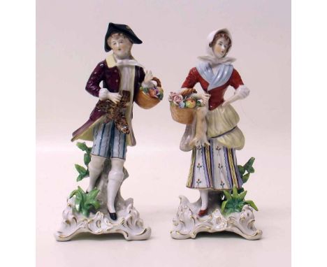 Pair of Sitzendorf figures. Condition report: see terms and conditions