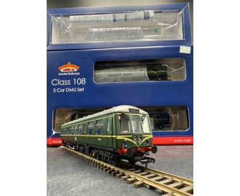 Bachmann Branchline 32-913 Class 108 Three Car DMU. BR Green Speed Whiskers. Tested Runner.(1450g)Loose Detail (See photo) Co