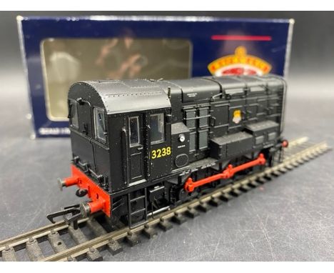 Bachmann Branchline 32-114 Class 08 Shunter 13238 in BR Black with Early Emblem with Hinged Door - Tested Runner(250g) Condit