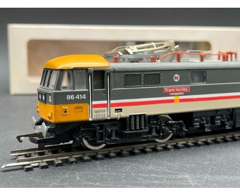 Hornby R388 Class86 Class 86 86414 "Frank Hornby" in Intercity livery - Tested Runner(450g)Generic box Condition: Locomotive 