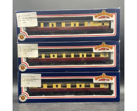 3 boxed Bachmann BR Crimson and Cream coaches(650g)Bachmann Branchline 34-375 63ft Thompson 2nd Class Corridor Coach in BR cr