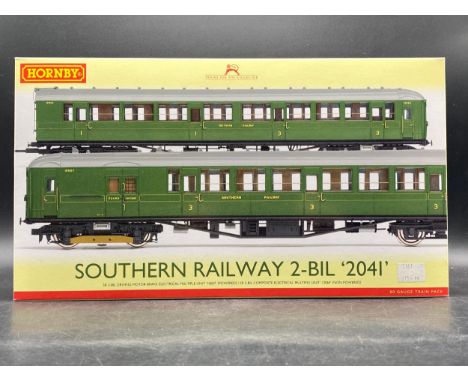 Hornby R3161AX Class 401 2-BIL 2-car EMU 2041 in SR green livery. DCC fitted(700g)From collection that appears not previously