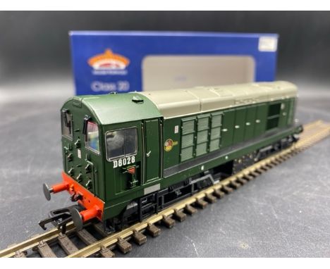 Bachmann Branchline 32-044 Class 20 D8028 in BR Green with Indicator Discs & Tablet Catcher - Tested Runner(600g) Condition: 