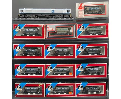 Lima L204838 Class 59 59001 'Yeoman Endeavour' in Foster Yeoman silver and blue, with 11 Yeoman livery wagons and 2 BP Chemic