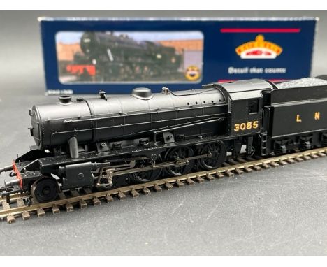 Bachmann Branchline 32-254 WD Austerity 2-8-0 3085 in LNER black - Tested Runner(450g) Condition: Locomotive - GoodBox - Fair