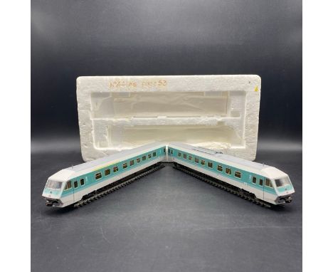 Fleischmann 2 Car DMU White/Aqua Blue livery of the DB - Tested Runners(600g)Nos: 610 507-6 and 610 007-7 Condition: Locomoti