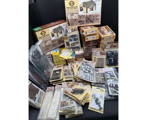 111 Ratio HO/OO Trackside Scenic Kits As New in Packaging.(8300g) 1 x 250 Signal Remote Control1 x 138 Point Remote Control1 