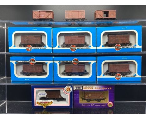 11 OO gauge BR Bauxite/Brown livery Vans(850g)Airfix GMR (Great Model Railways) 54300-4 12 ton vent van B751707 in BR Bauxite