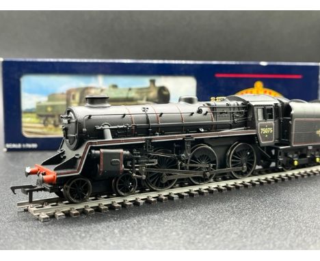 Bachmann Branchline 31-105A Standard Class 4MT 4-6-0 75075 with BR1B tender & double chimney in BR lined black with late cres