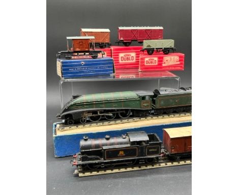 Two 3-Rail Tested Dublo Locos and Rolling-stock(2000g)Hornby Dublo 3-rail L11 4-6-2 BR green A4 Class Loco No.60022 "Mallard"
