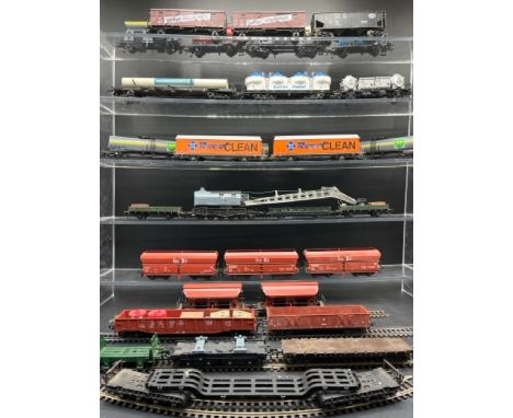 31 HO gauge Rolling stock from Fleischmann and Roco, including a two-bogie Crane(3200g)Interesting Lot of continental Rolling
