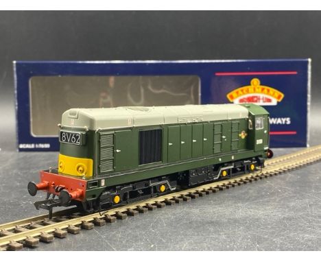 Bachmann Branchline 32-033DS Class 20 D8158 in BR green with centre headcode boxes (DCC Sound Fitted) - Tested Runner(500g)Lo