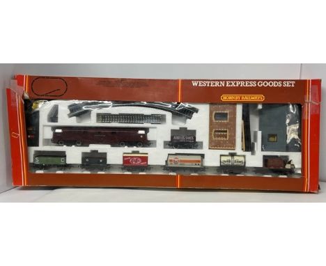 Hornby R538 Western Express Goods Set with Tested Runner 'Western Courier" Class 52 loco(2200g)Appears complete with oval tra
