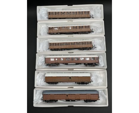 Kit-built rake of six LNER Teak coaches built and finished to good standard (1300g) Includes - Passenger 1st, Passenger 1st/3