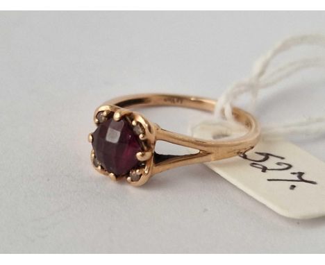 An Amethyst Ring, 14Ct, Size O, 2.3 G.