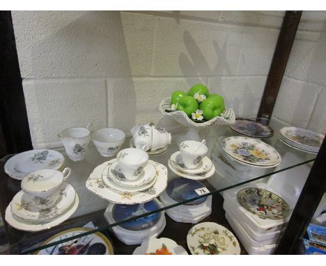 Shelf of ceramics to include Regency part tea set