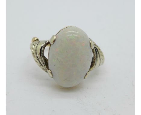 A 9ct gold and opal Art Nouveau ring, 3.9, O