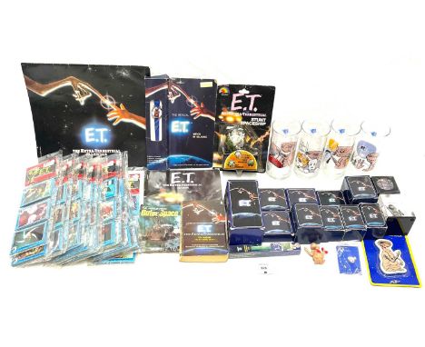 Large quantity of ET The Extra-Terrestrial collectables including figures, Ornaments, Collectors Glasses, Trading Card sets, 